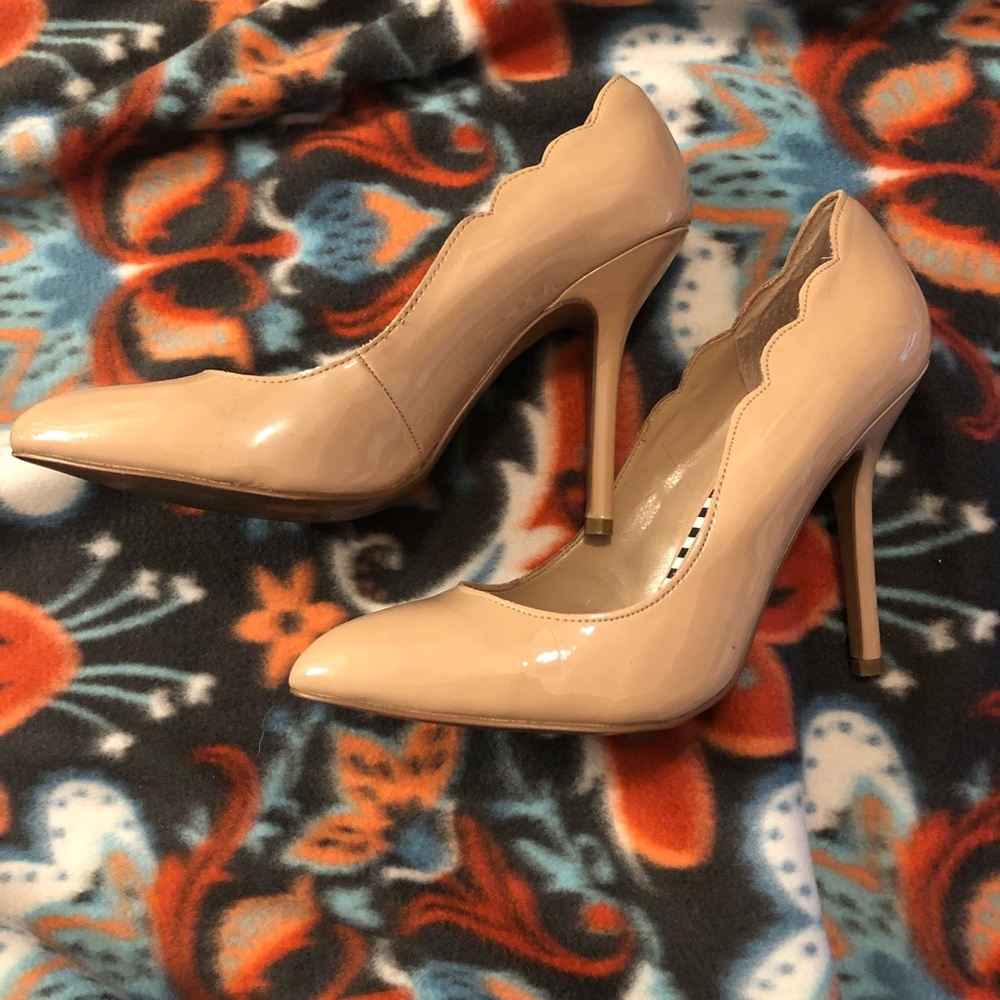 “Nude” Betsey Johnson raciee pumps